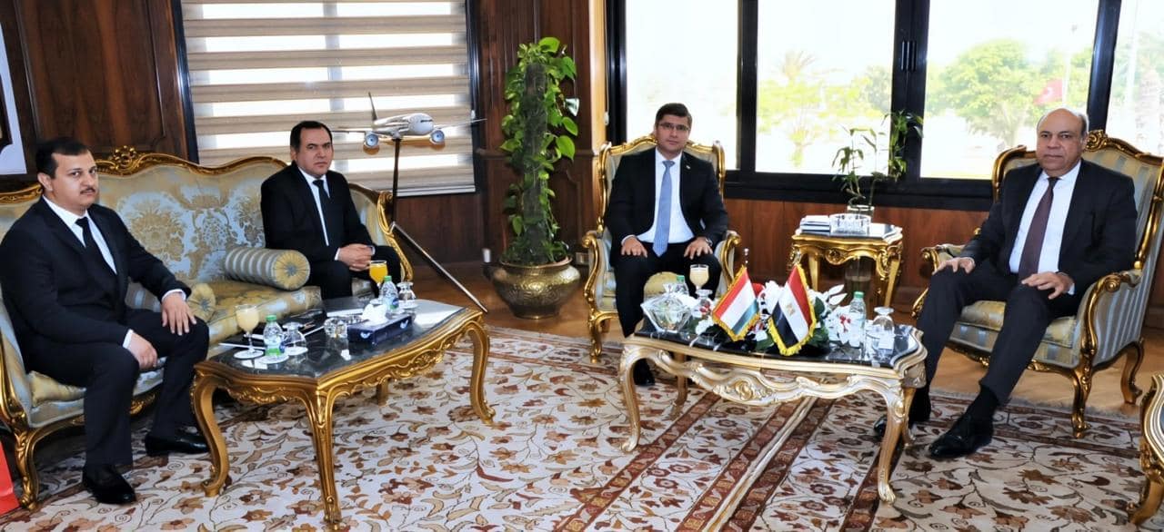 وزير الطيران المدني يلتقي سفير جمهورية طاجيكستان