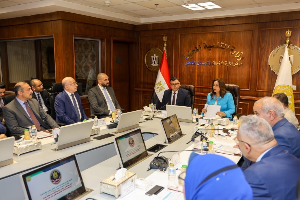 اجتماع اللجنة العليا لتراخيص المحال العامة