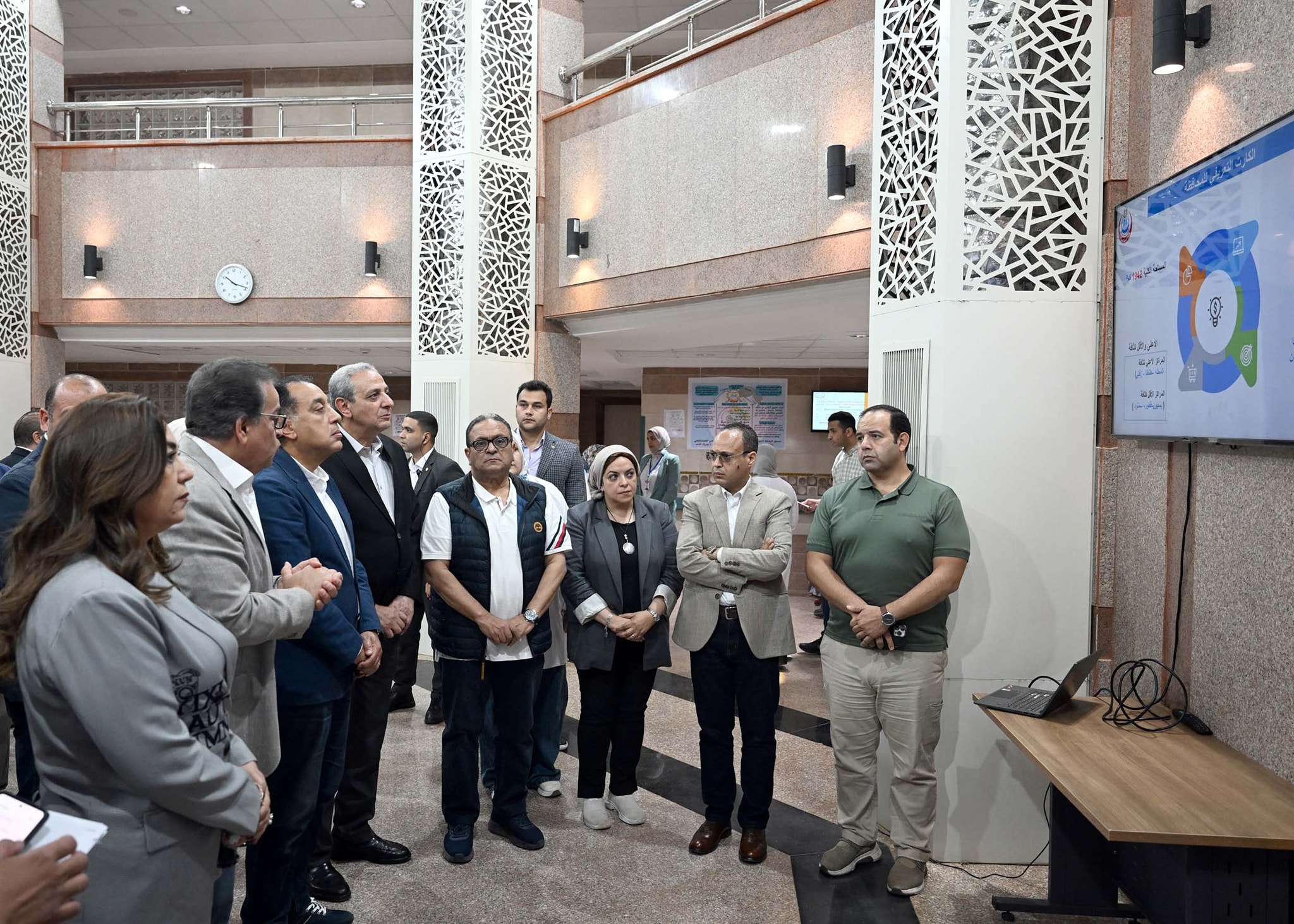 مدبولي يتفقد عدد من المشروعات الخدمية في محافظة الغربية