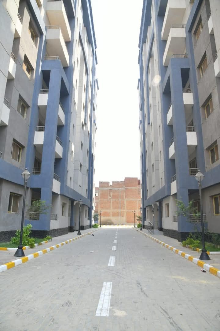 رئيس الوزراء يتفقد مشروع إسكان لمحدودى الدخل بالعجيزي