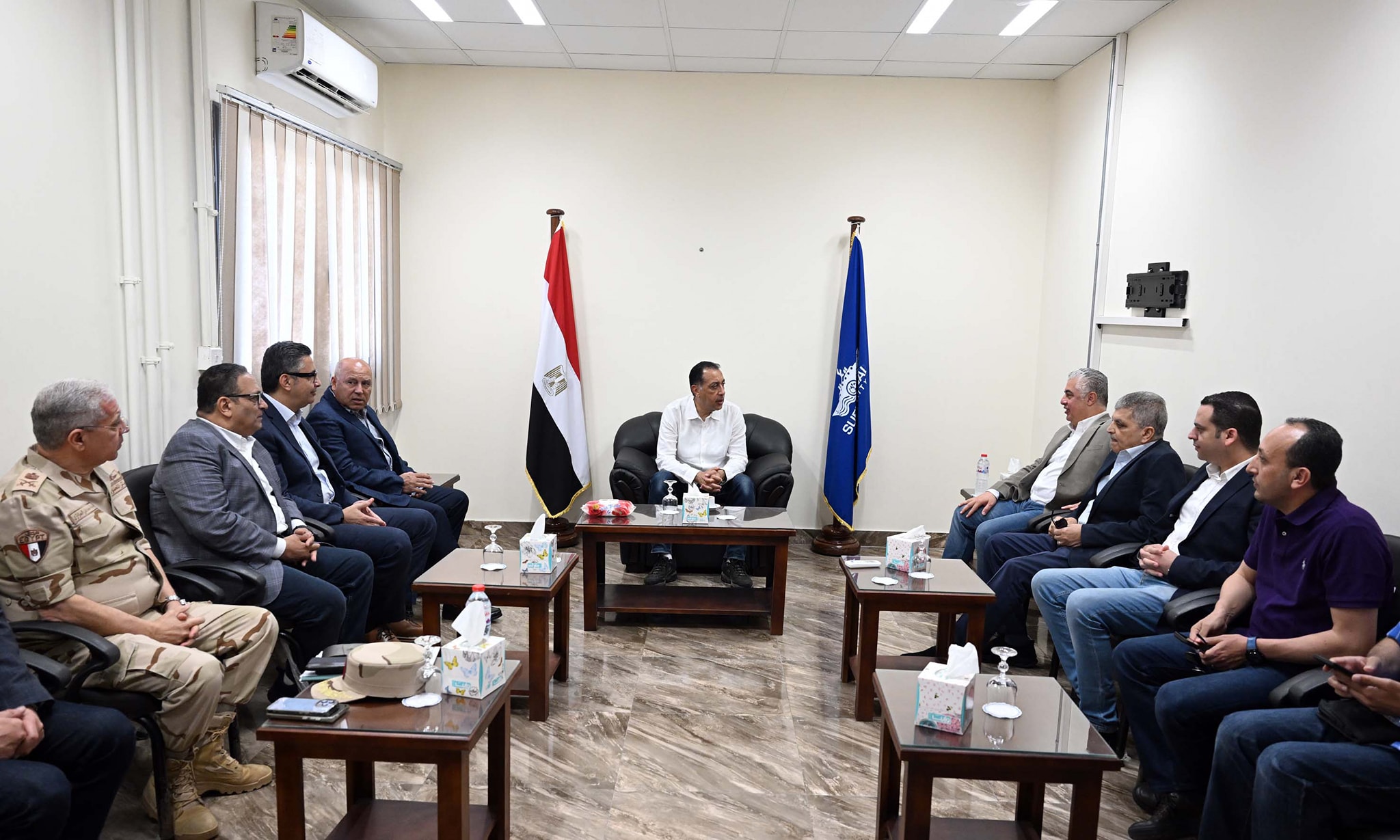 مدبولي يتفقد عدد من مشروعات المنطقة الاقتصادية لقناة السويس