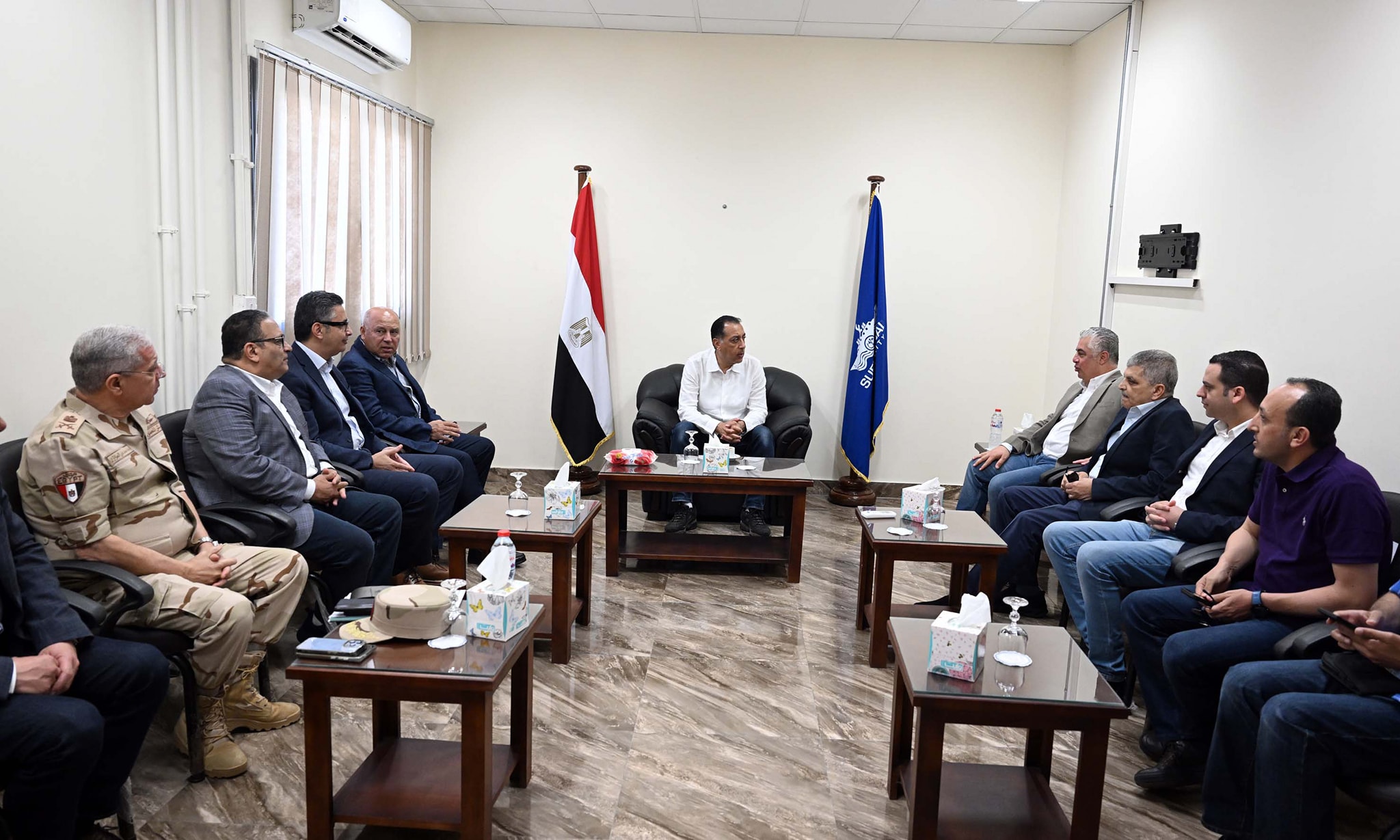 مدبولي يتفقد عدد من مشروعات المنطقة الاقتصادية لقناة السويس