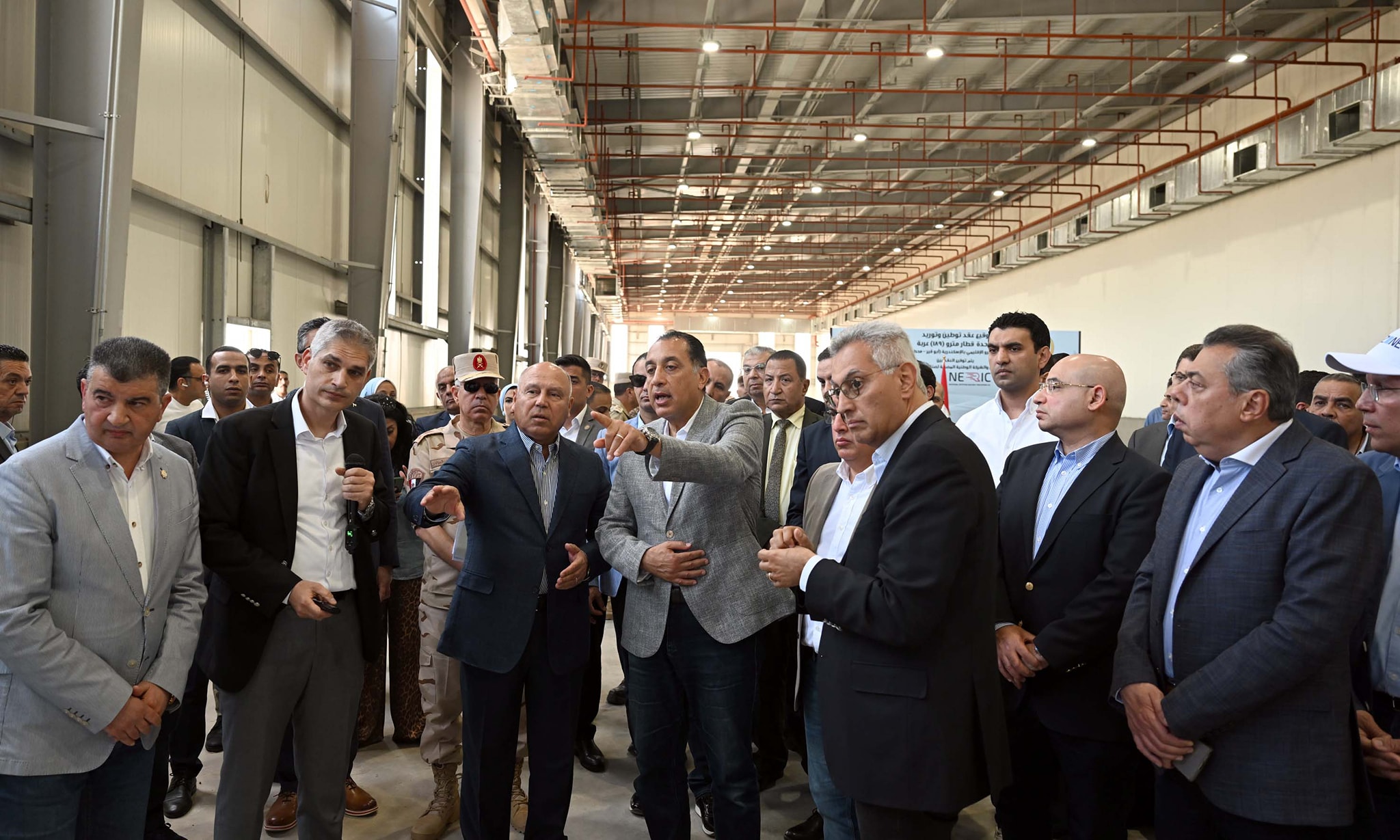 مدبولى يتفقد مصنع الشركة الوطنية لصناعات السكك الحديدية
