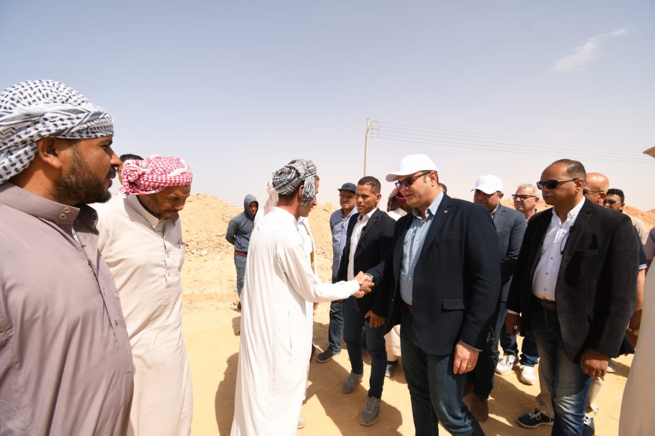 وزير الإسكان يبدأ جولة لمتابعة مشروعات الساحل الشمالي الغربي