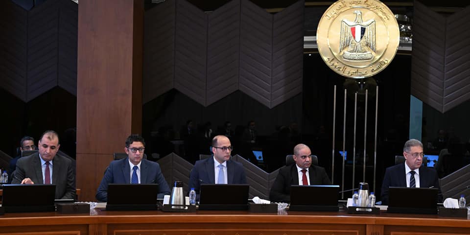 رئيس الوزراء يترأس اجتماع المجلس الأعلى لصناعة السيارات