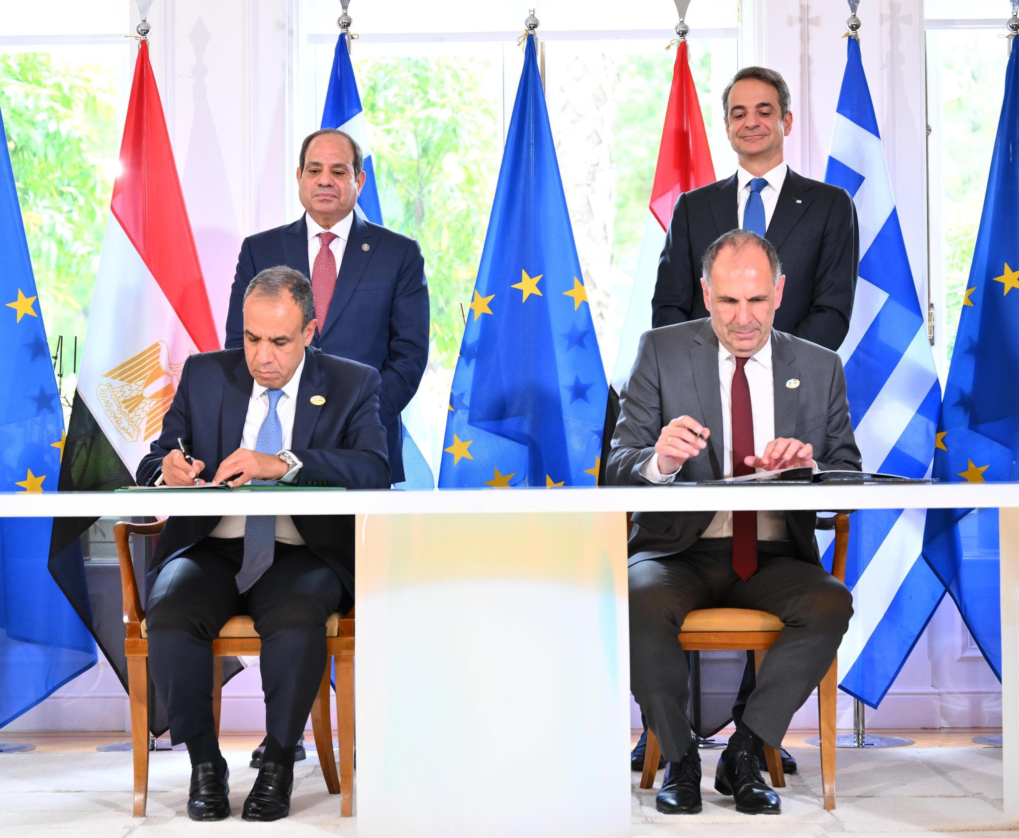 السيسي ورئيس وزراء اليونان يوقعان الإعلان المشترك بشأن الشراكة بين البلدين