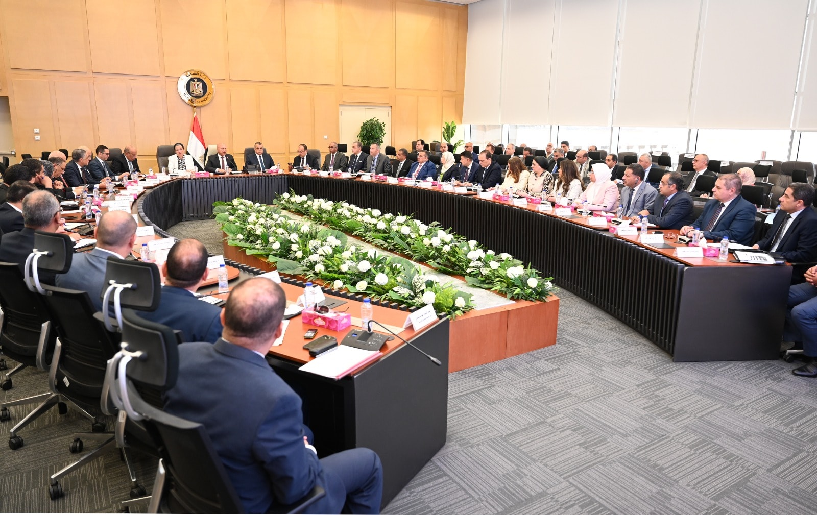 الوزير يترأس اجتماع المجموعة الوزارية للتنمية الصناعية