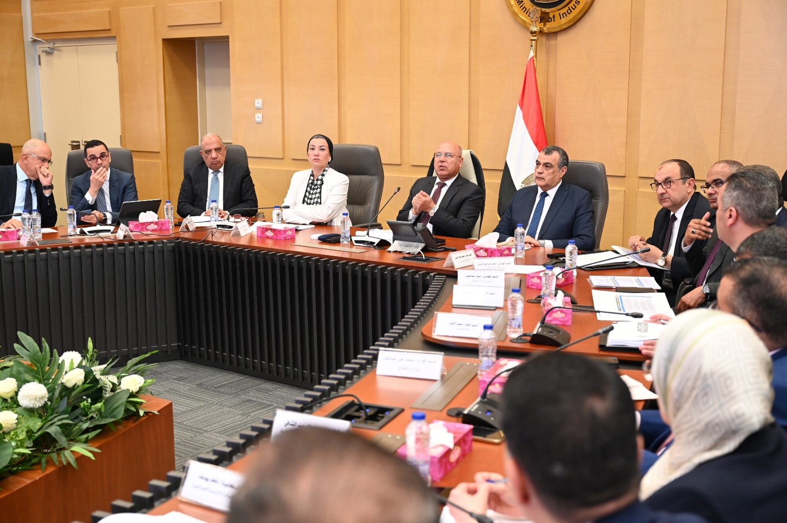 الوزير يترأس اجتماع المجموعة الوزارية للتنمية الصناعية