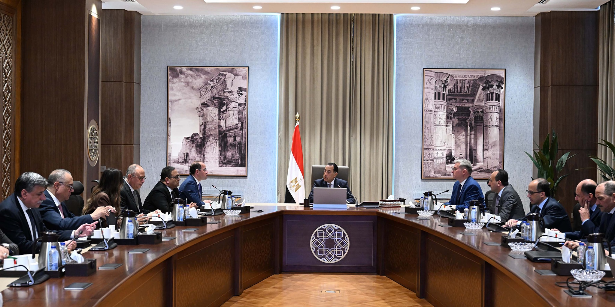 مدبولي يُتابع جهود تحويل السيارات للعمل بالغاز الطبيعي