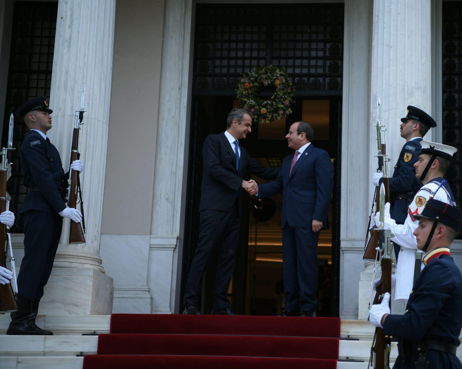 السيسي ورئيس وزراء اليونان يوقعان الإعلان المشترك بشأن الشراكة بين البلدين