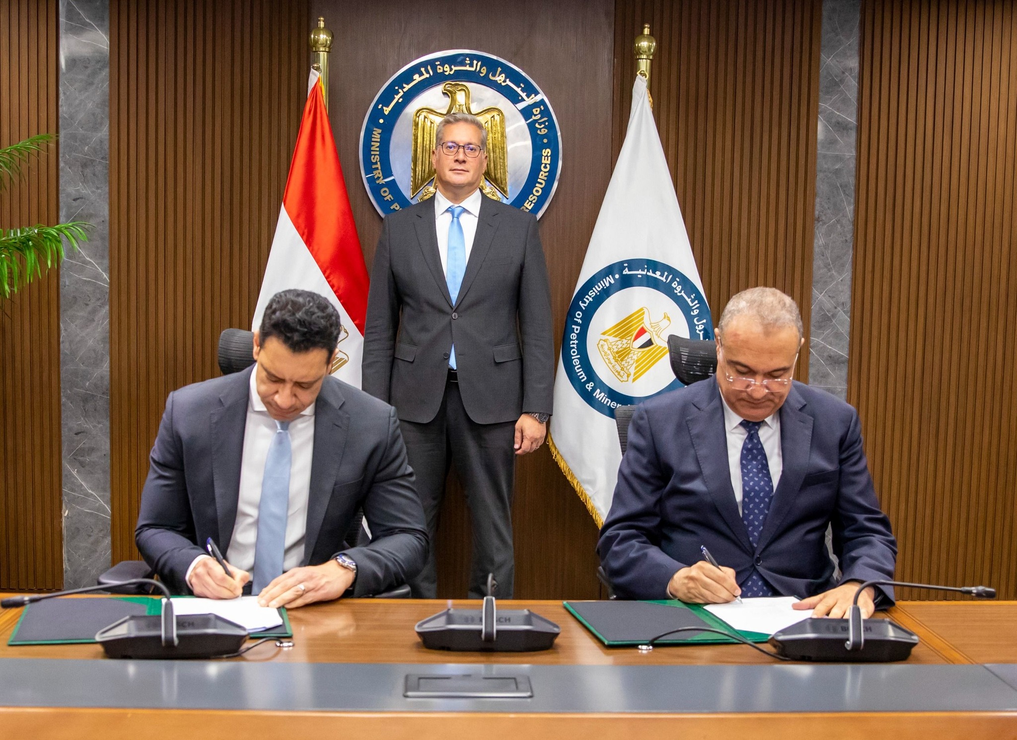 توقيع اتفاقية بين إيجاس وهاربور إنرجي للتوسع في حقل غاز دسوق