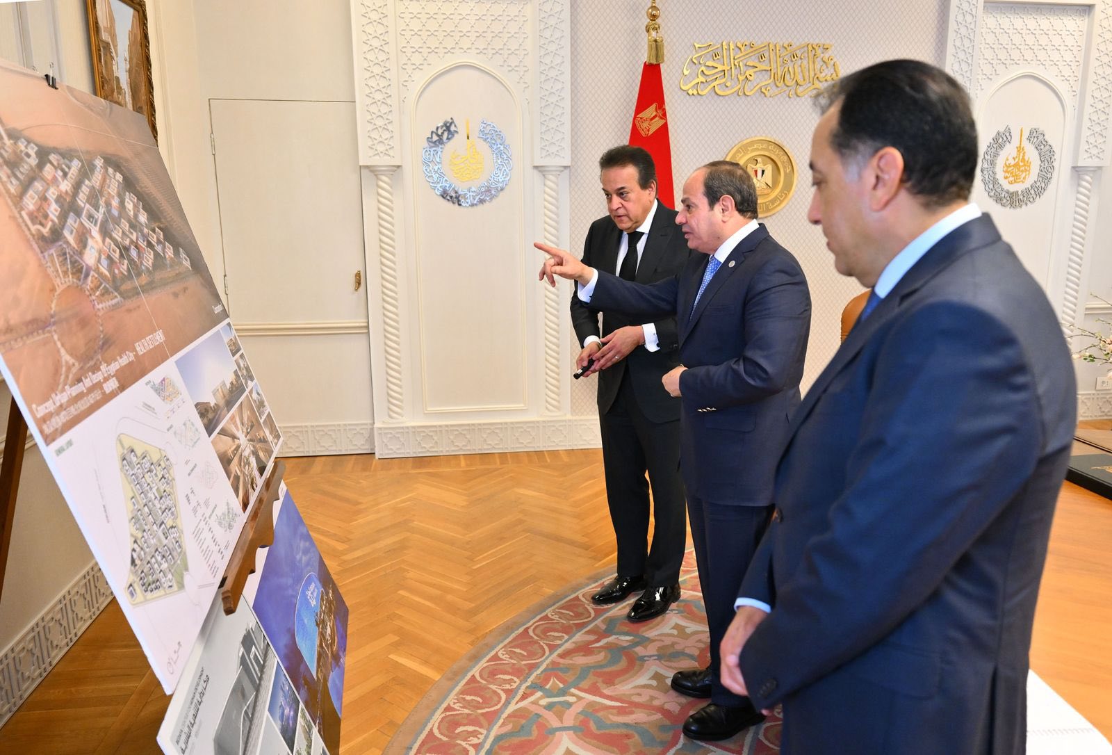 الرئيس السيسي يجتمع مع رئيس الوزراء ووزير الصحة