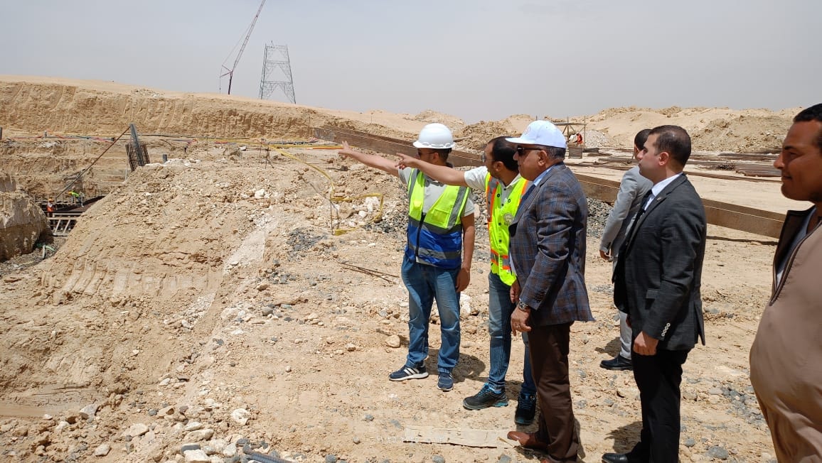 وزير الكهرباء يتفقد تنفيذ أعمال خط الربط المصري السعودي