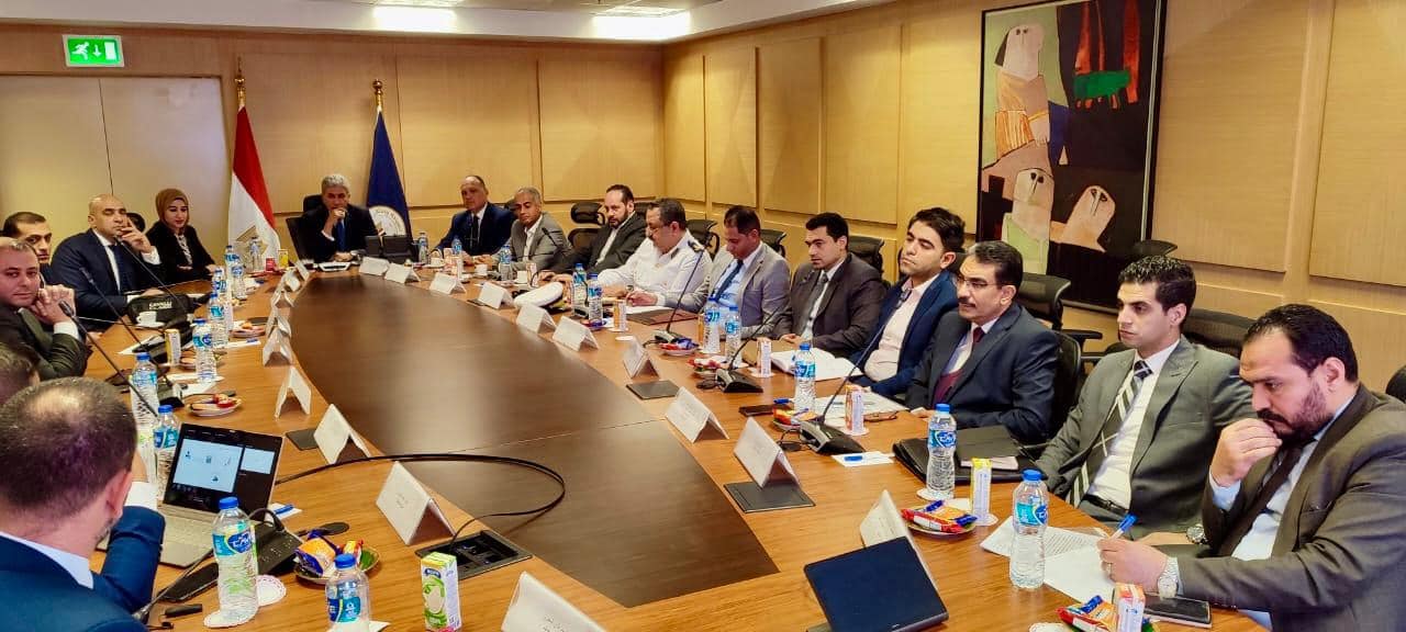 وزير السياحة يناقش منظومة الحصول على التأشيرة الاضطرارية