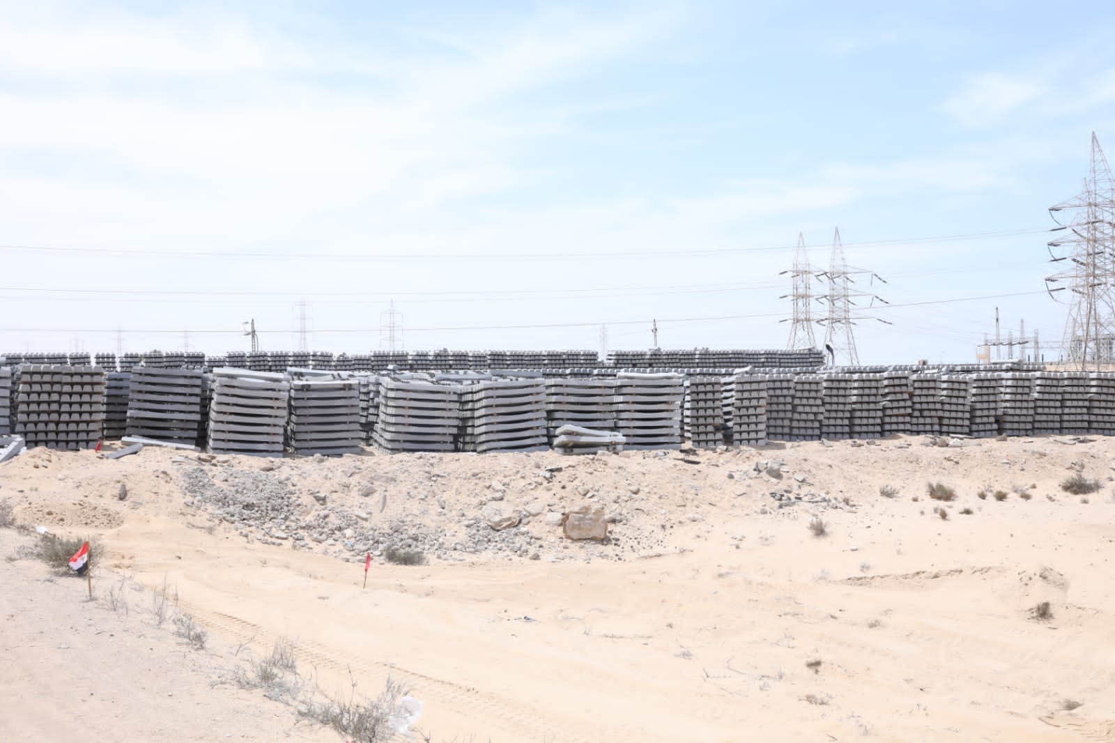 وزير النقل يتابع تنفيذ مشروع إنشاء خط سكة حديد بئر العبد