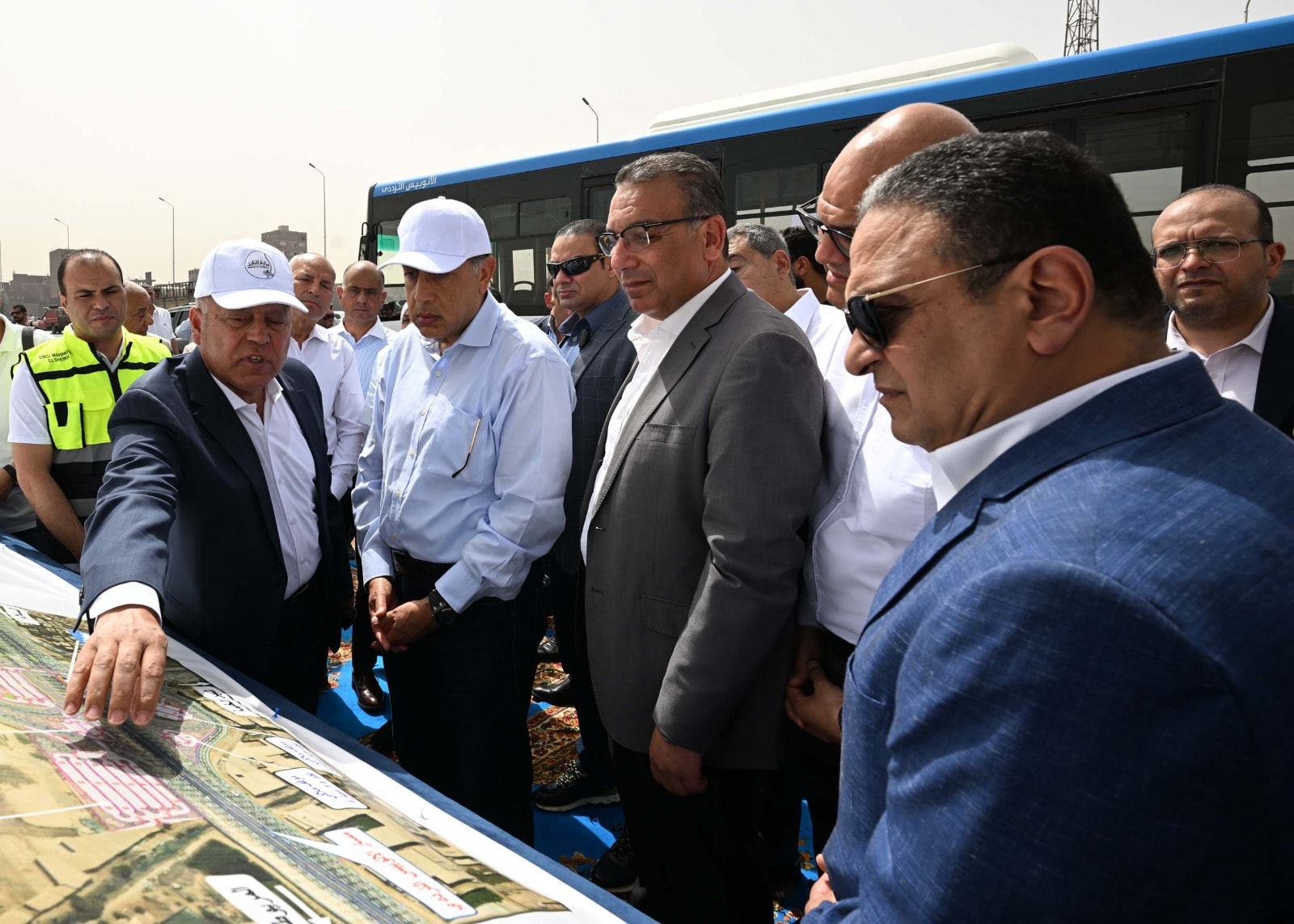 مدبولي يتفقد المرحلة الأولى من مشروع الأتوبيس الترددي