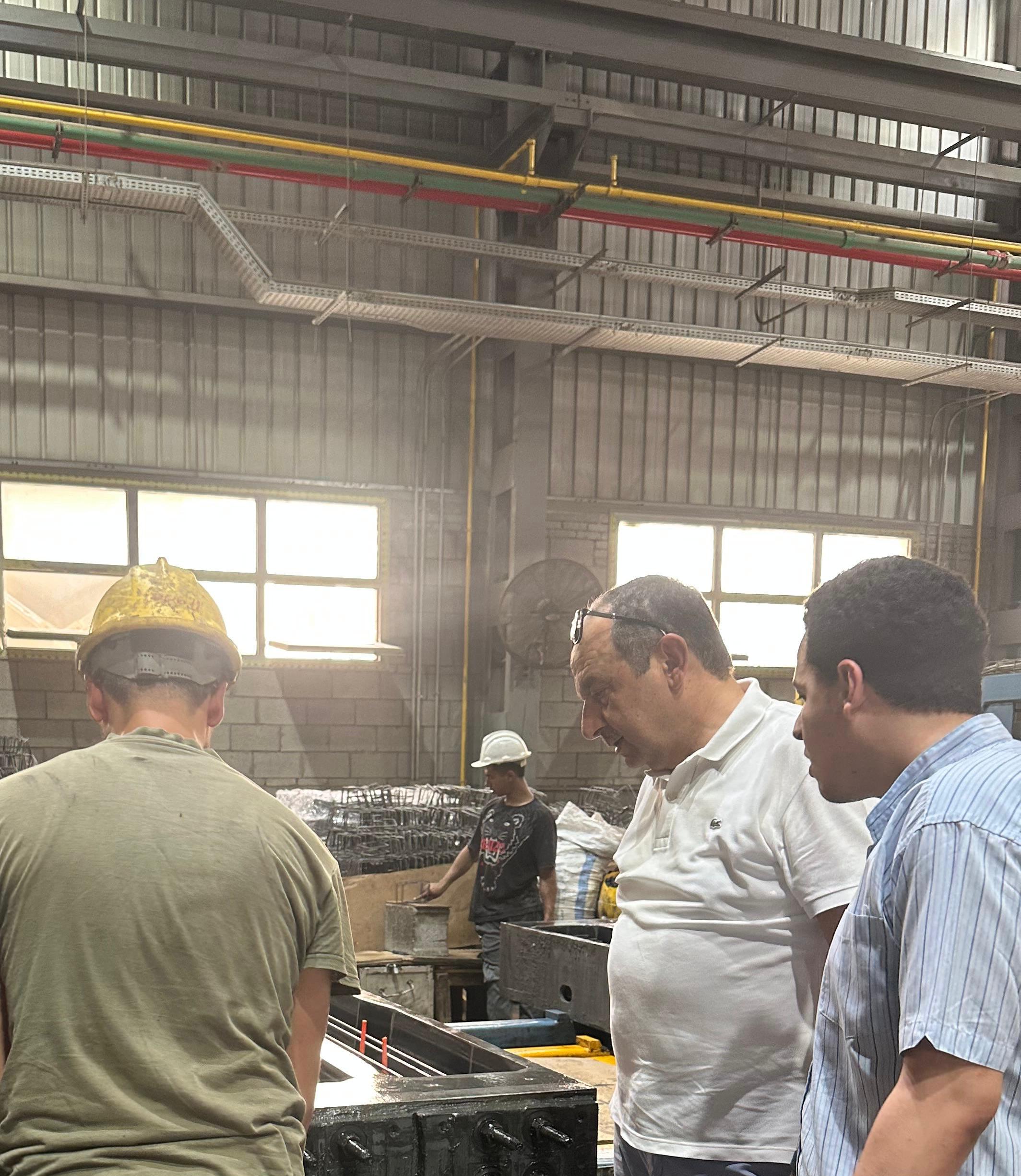 وزير قطاع الأعمال العام في زيارة مفاجئة لشركة سيجوارت