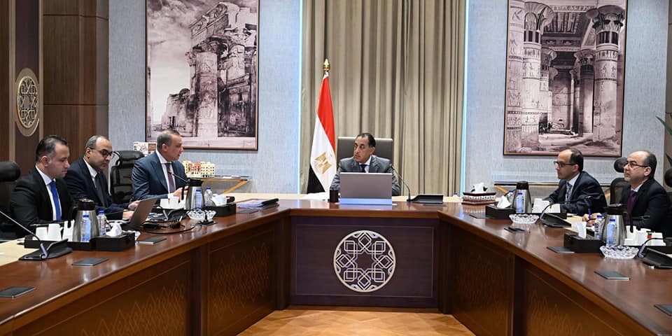 مدبولي يستعرض الموقف التنفيذي لمشروعات صندوق التنمية الحضرية