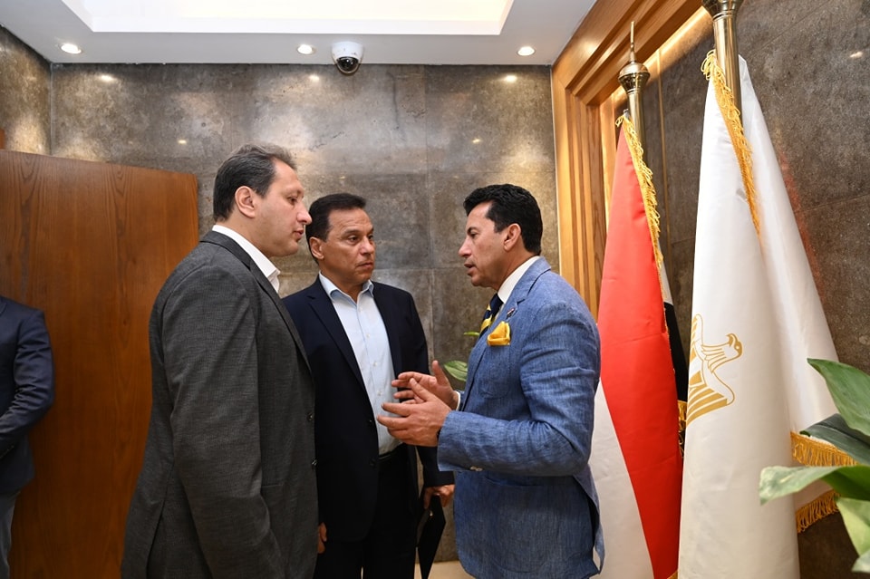 وزير الرياضة يستقبل بعثة الرياضيين العائدين من ليبيا