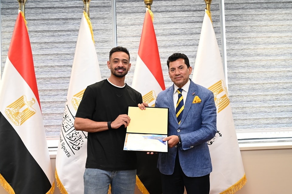وزير الرياضة يستقبل بعثة الرياضيين العائدين من ليبيا