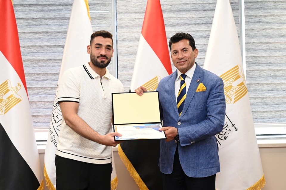 وزير الرياضة يستقبل بعثة الرياضيين العائدين من ليبيا