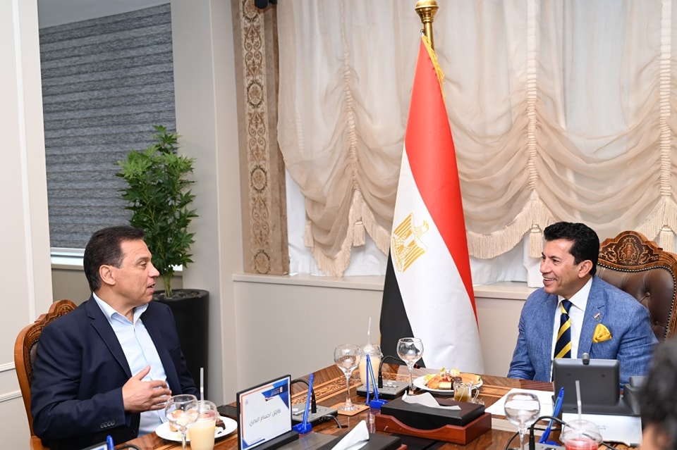 وزير الرياضة يستقبل بعثة الرياضيين العائدين من ليبيا