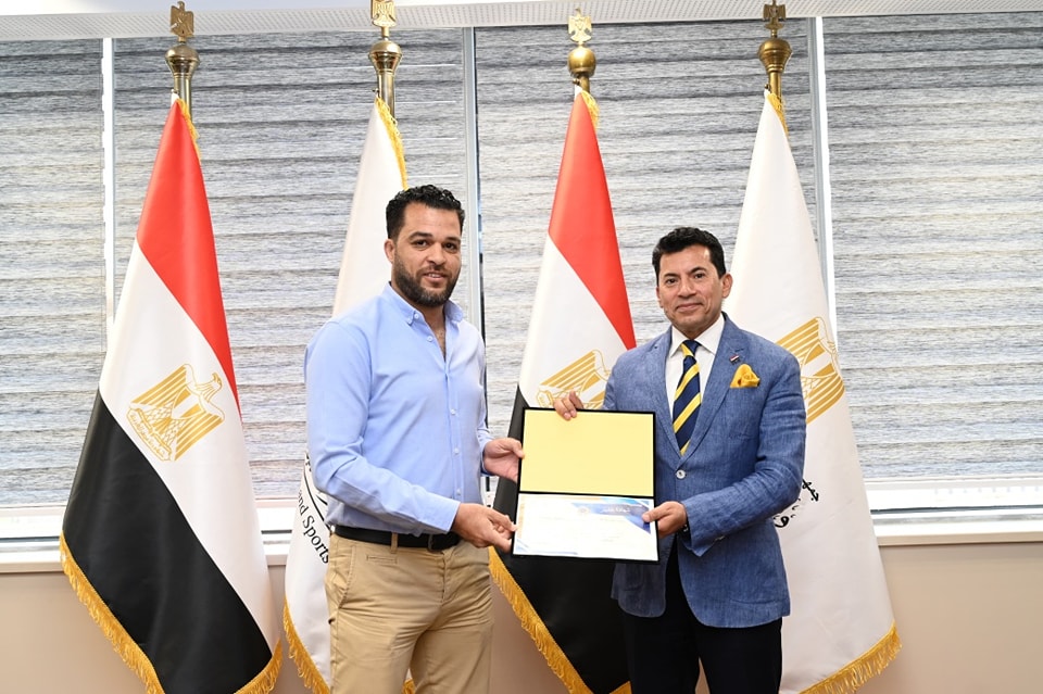وزير الرياضة يستقبل بعثة الرياضيين العائدين من ليبيا
