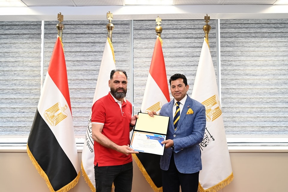 وزير الرياضة يستقبل بعثة الرياضيين العائدين من ليبيا