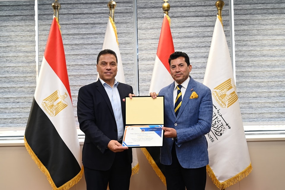 وزير الرياضة يستقبل بعثة الرياضيين العائدين من ليبيا