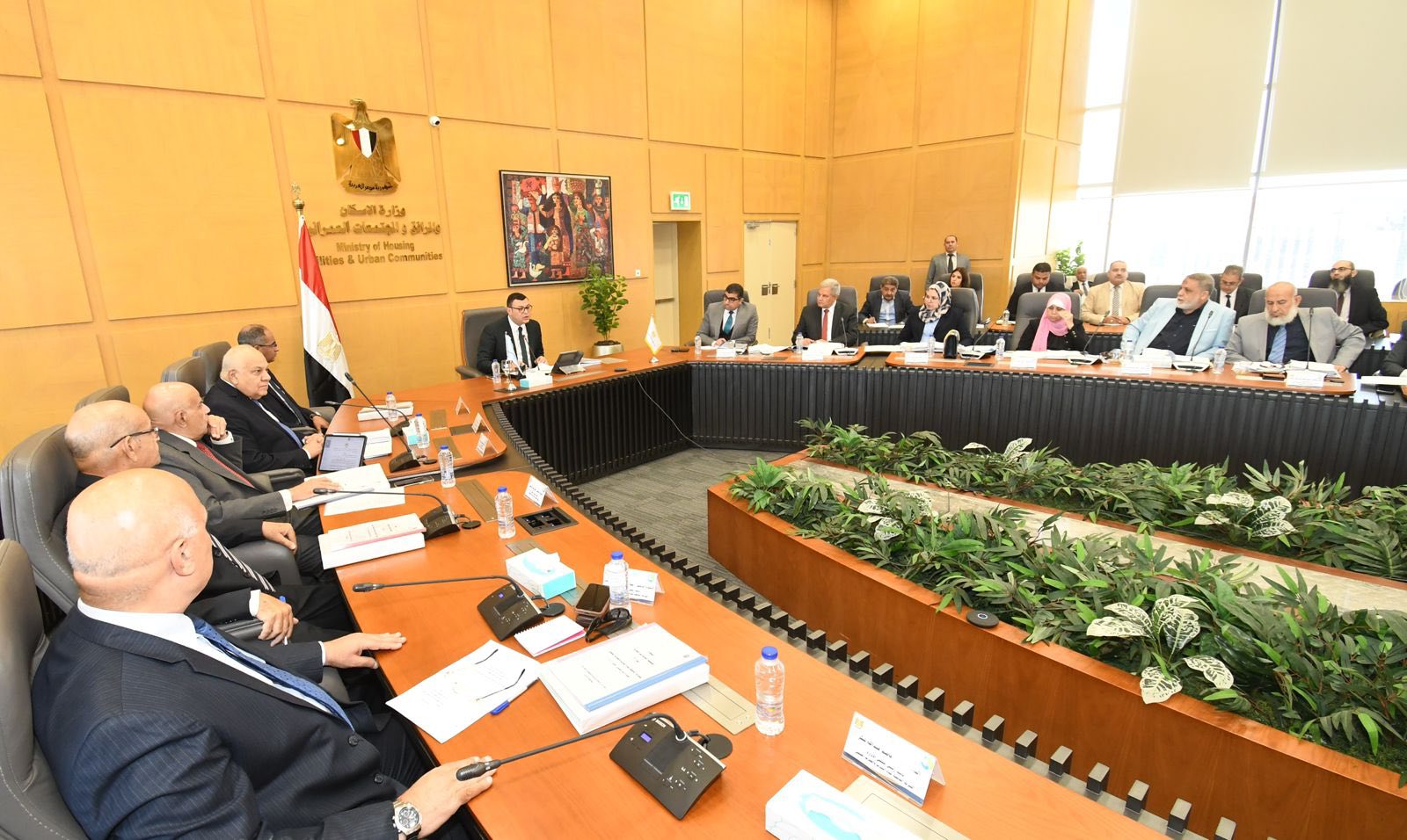 وزير الإسكان يترأس اجتماع الشركة القابضة لمياه الشرب والصرف الصحي