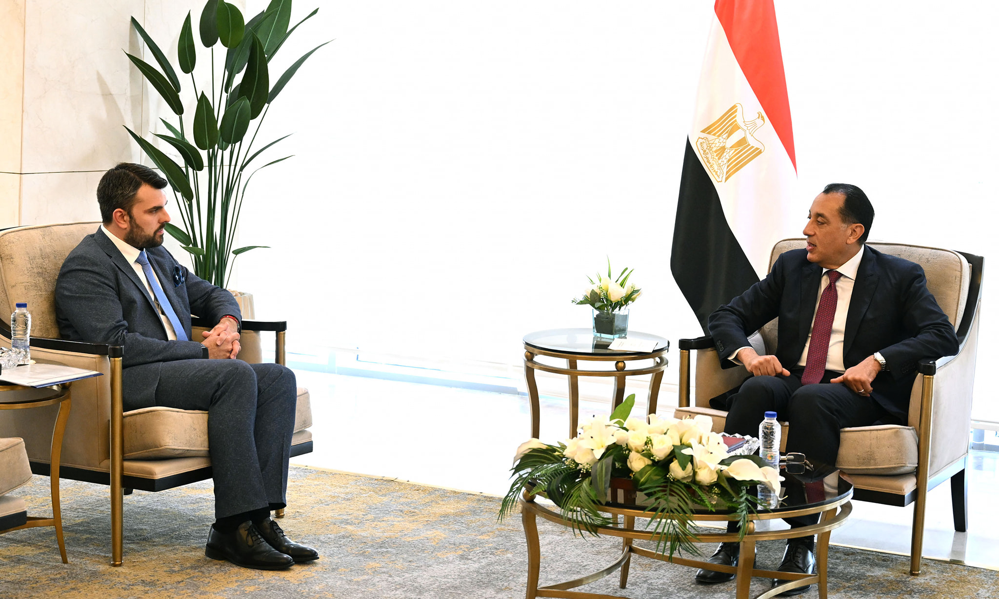 رئيس الوزراء يلتقي وزير خارجية بلغاريا