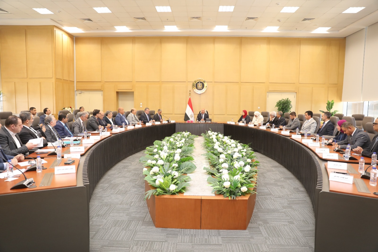 وزير الصناعة والنقل يلتقي بصنّاع ومُنتجي الحديد