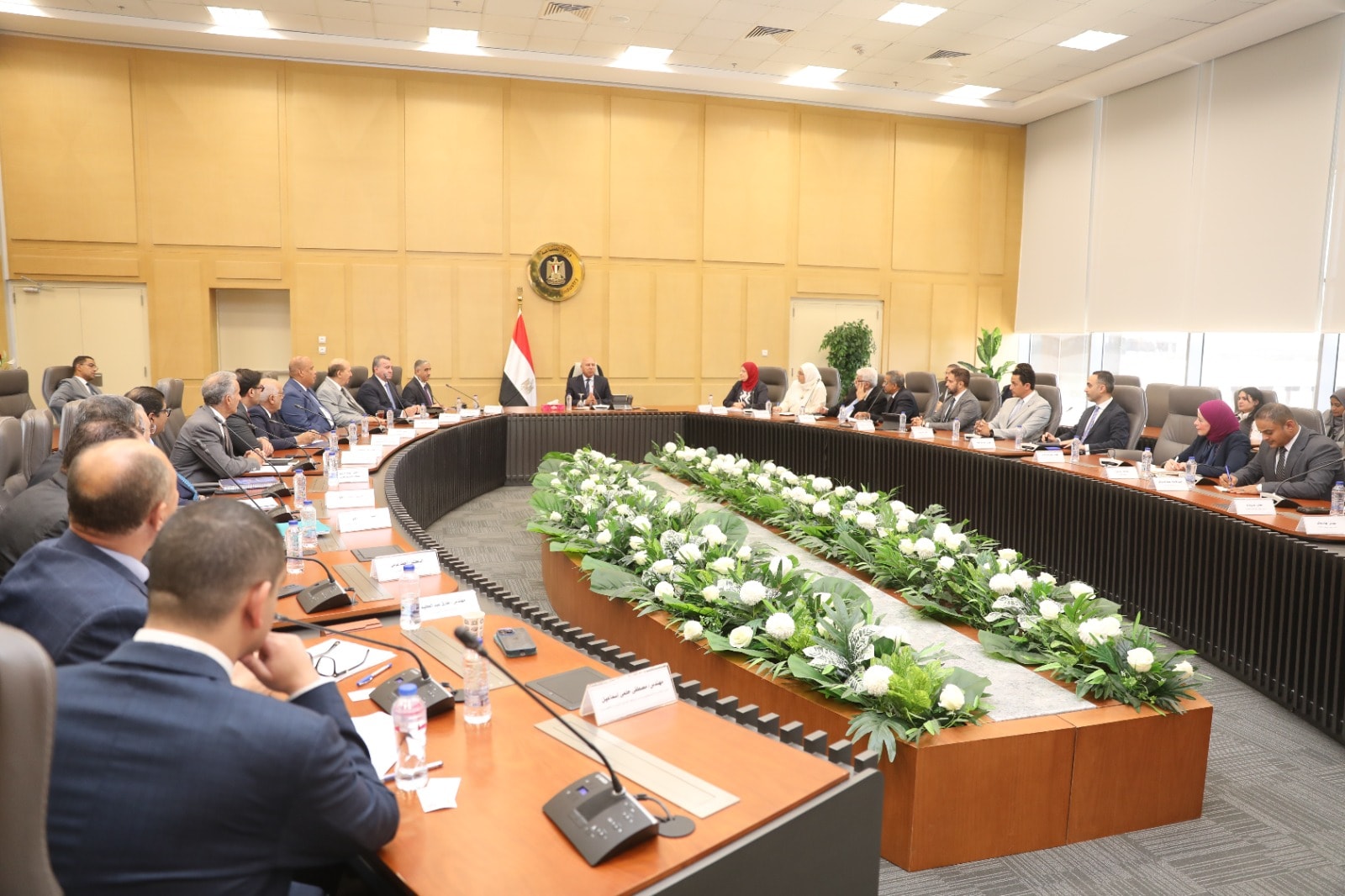 وزير الصناعة والنقل يلتقي بصنّاع ومُنتجي الحديد