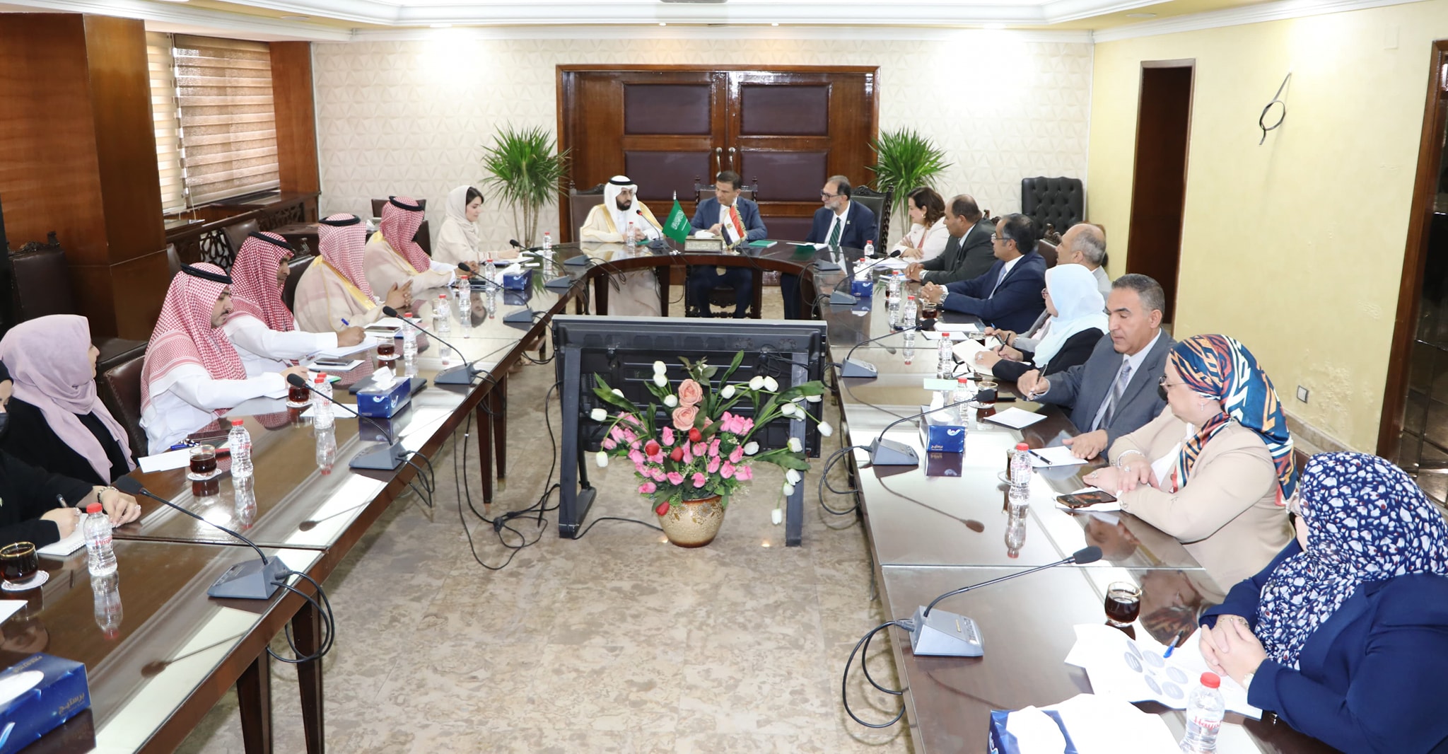 اجتماع وزير الزراعة مع رئيس هيئة الغذاء والدواء السعودية