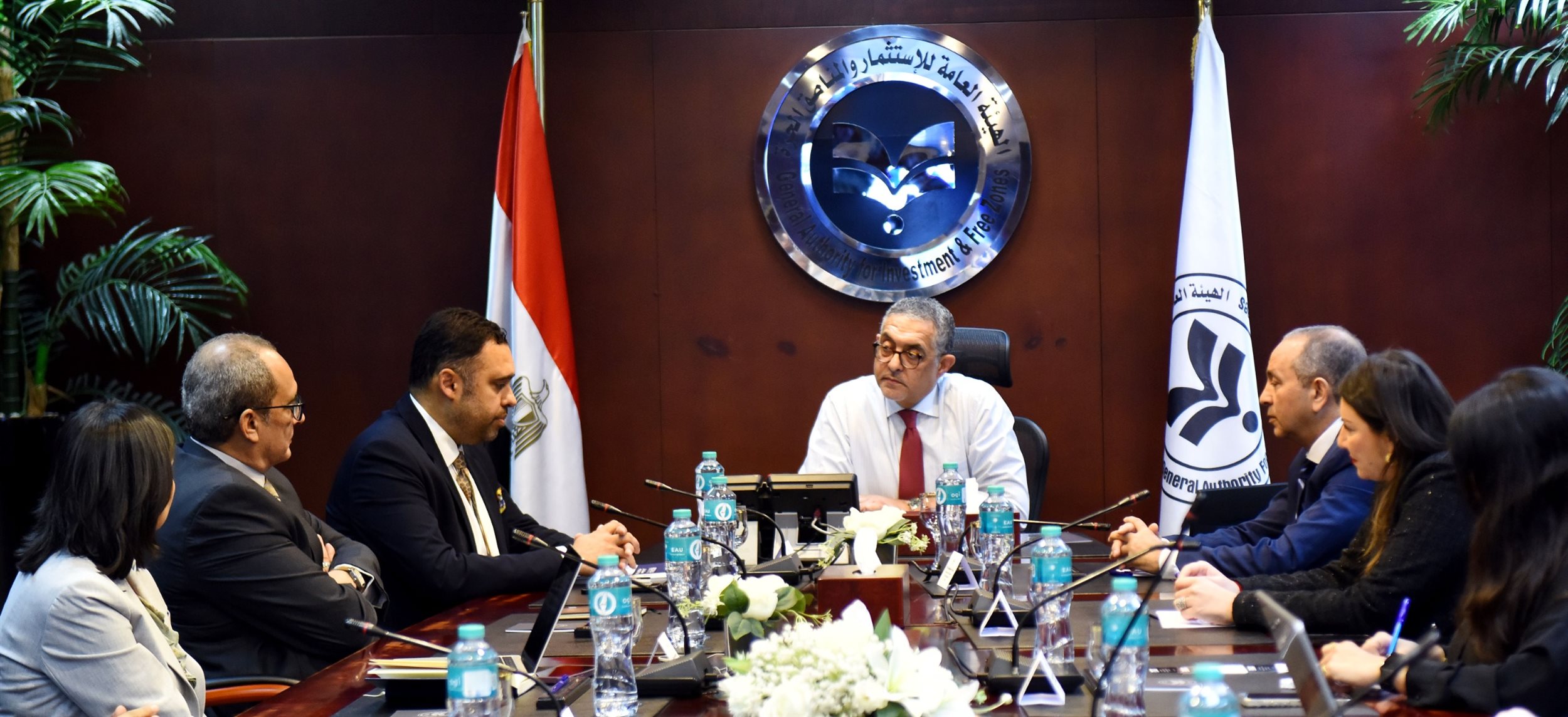 حسام هيبة يجتمع مع وفد شركة بورنا الكندية