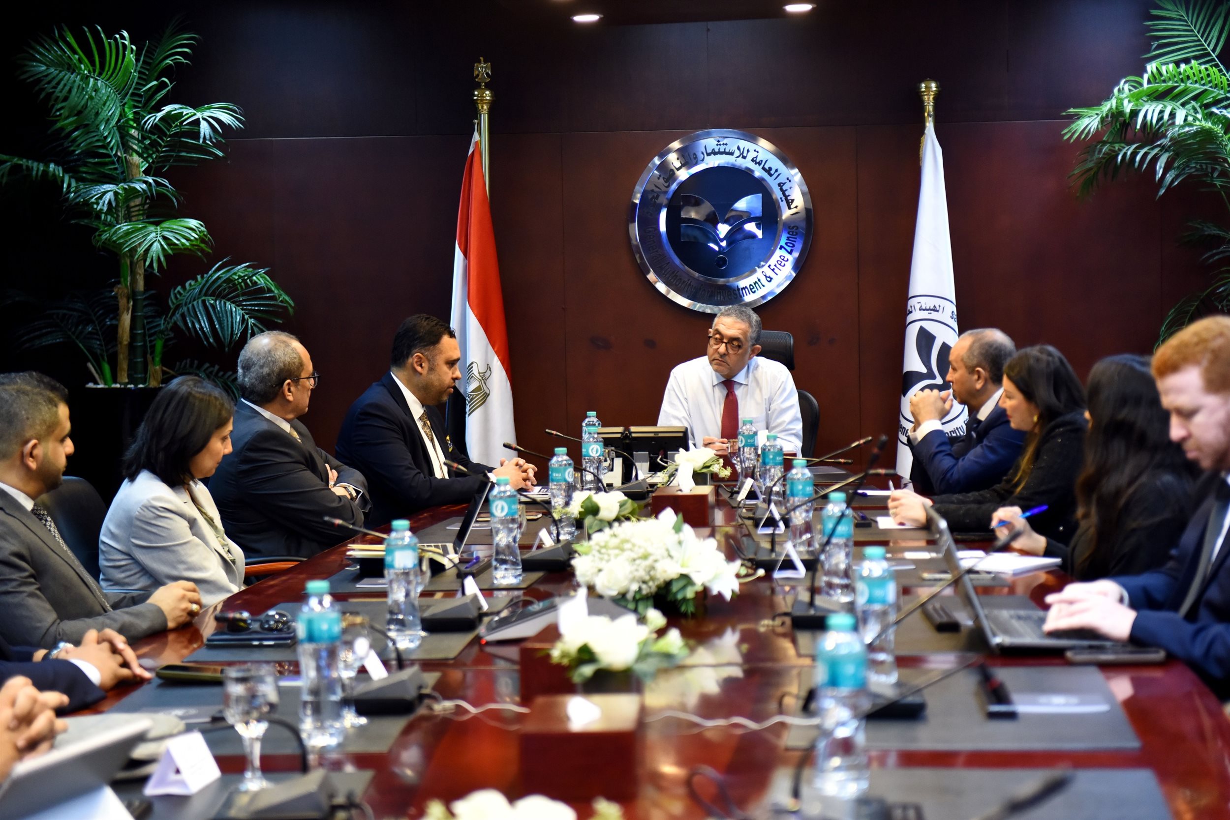 حسام هيبة يجتمع مع وفد شركة بورنا الكندية