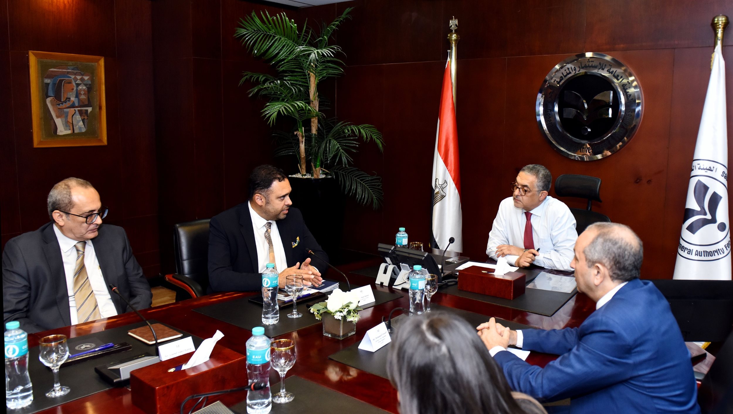 حسام هيبة يجتمع مع وفد شركة بورنا الكندية
