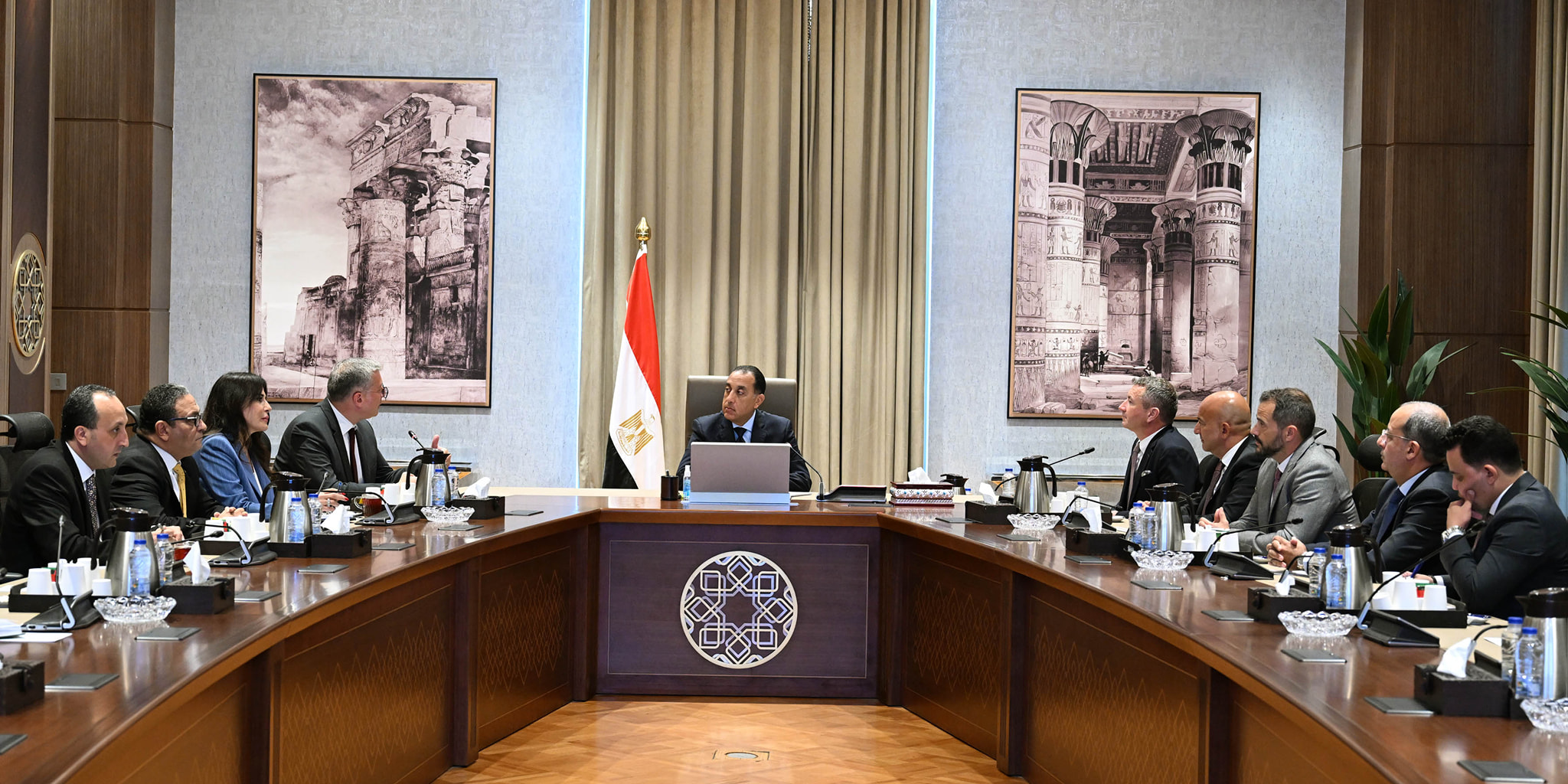 مدبولي يستقبل نائب رئيس شركة إكسون موبيل
