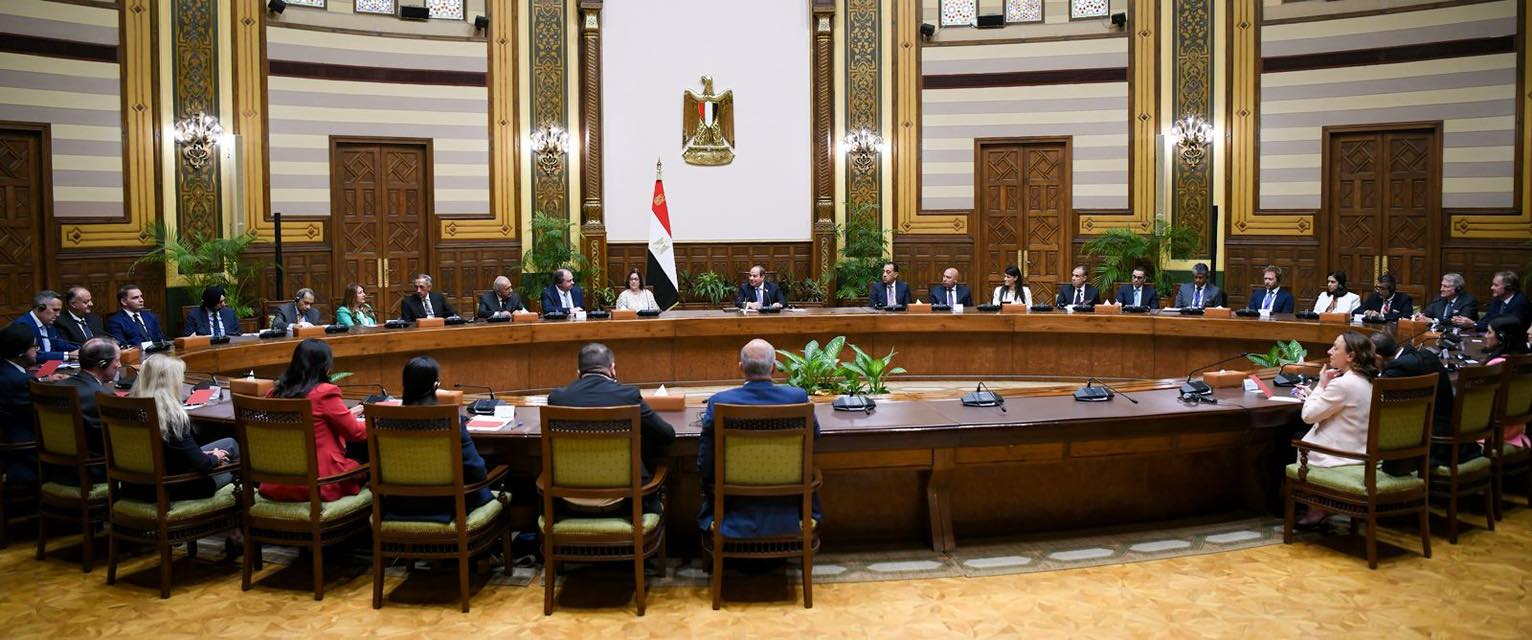 السيسي يلتقي وفد رجال الأعمال الأمريكيين المشاركين في المنتدى الإقتصادي المصري الأمريكي
