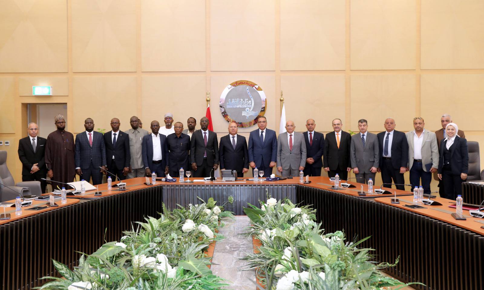 الوزير يستقبل وزير البنية التحتية وفك العزلة وصيانة الطرق بجمهورية تشاد