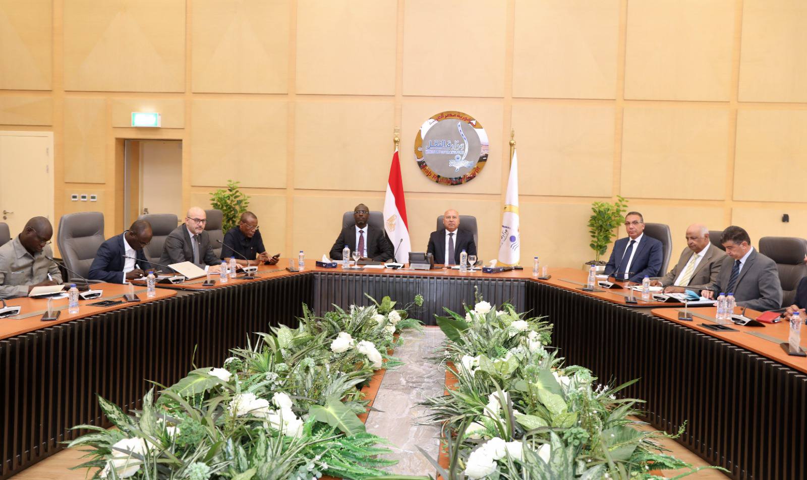 الوزير يستقبل وزير البنية التحتية وفك العزلة وصيانة الطرق بجمهورية تشاد