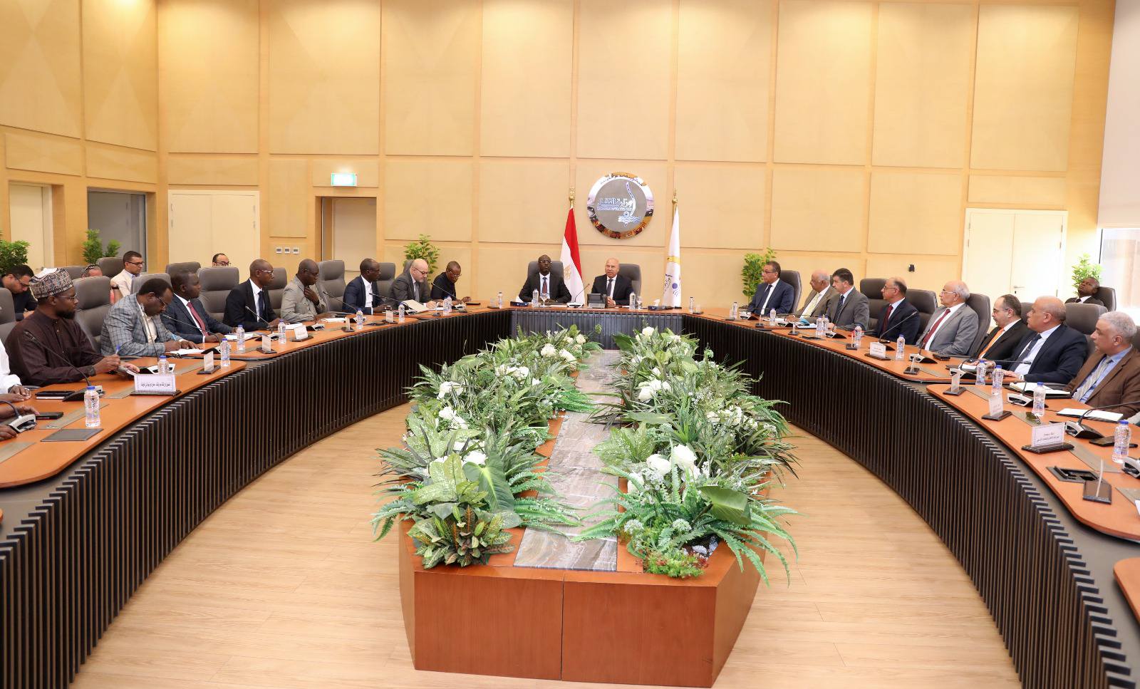 الوزير يستقبل وزير البنية التحتية وفك العزلة وصيانة الطرق بجمهورية تشاد