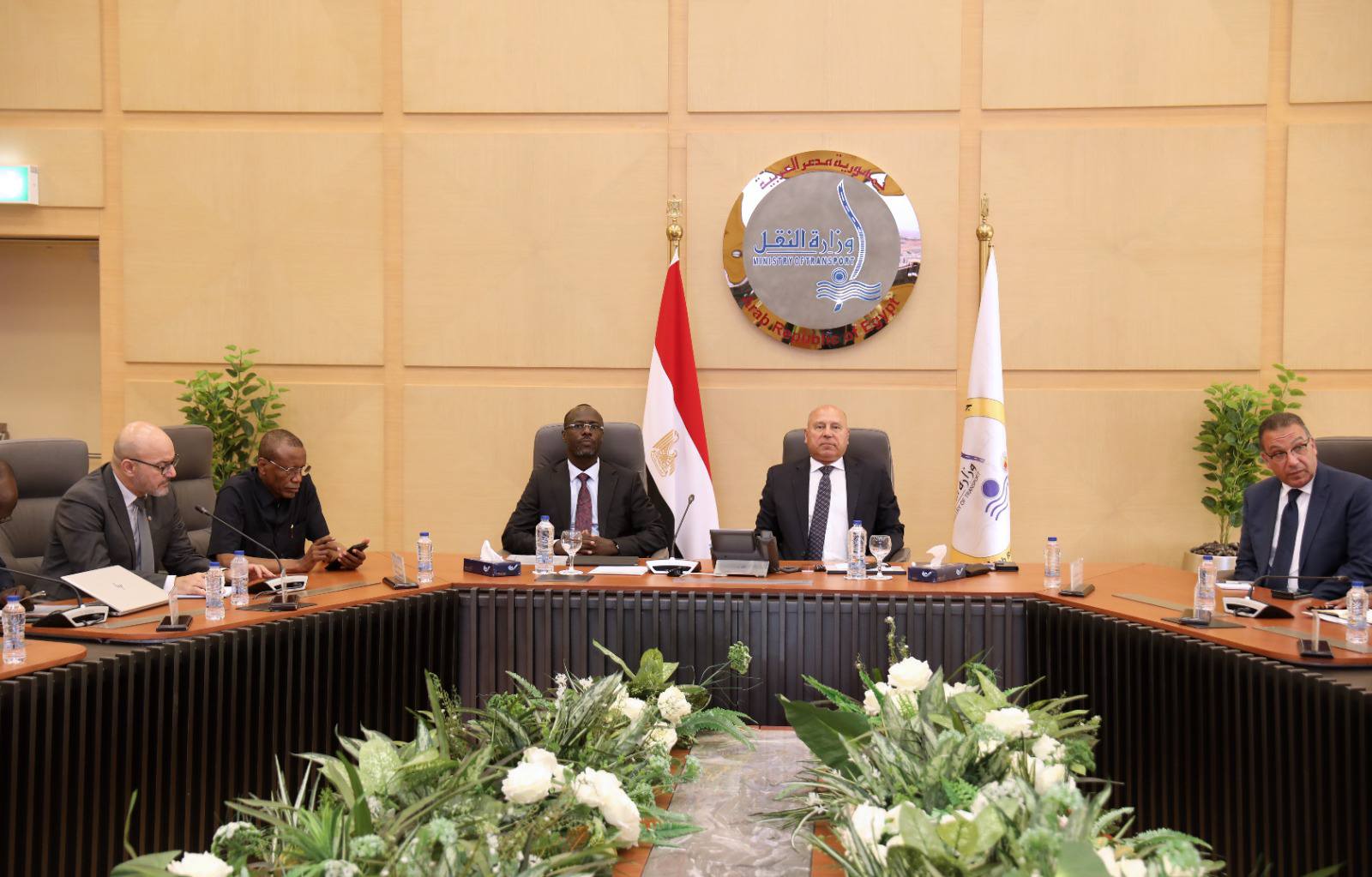 الوزير يستقبل وزير البنية التحتية وفك العزلة وصيانة الطرق بجمهورية تشاد