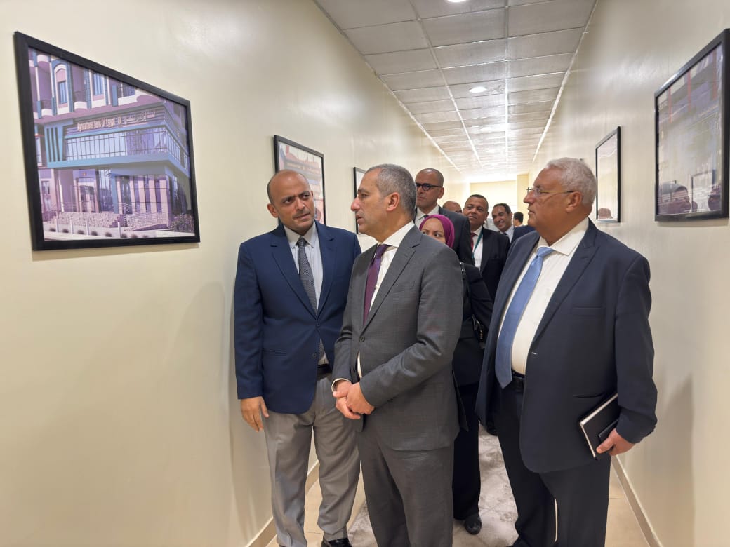 رئيس البنك الزراعي يتفقد مقر البنك بالعاصمة الإدارية
