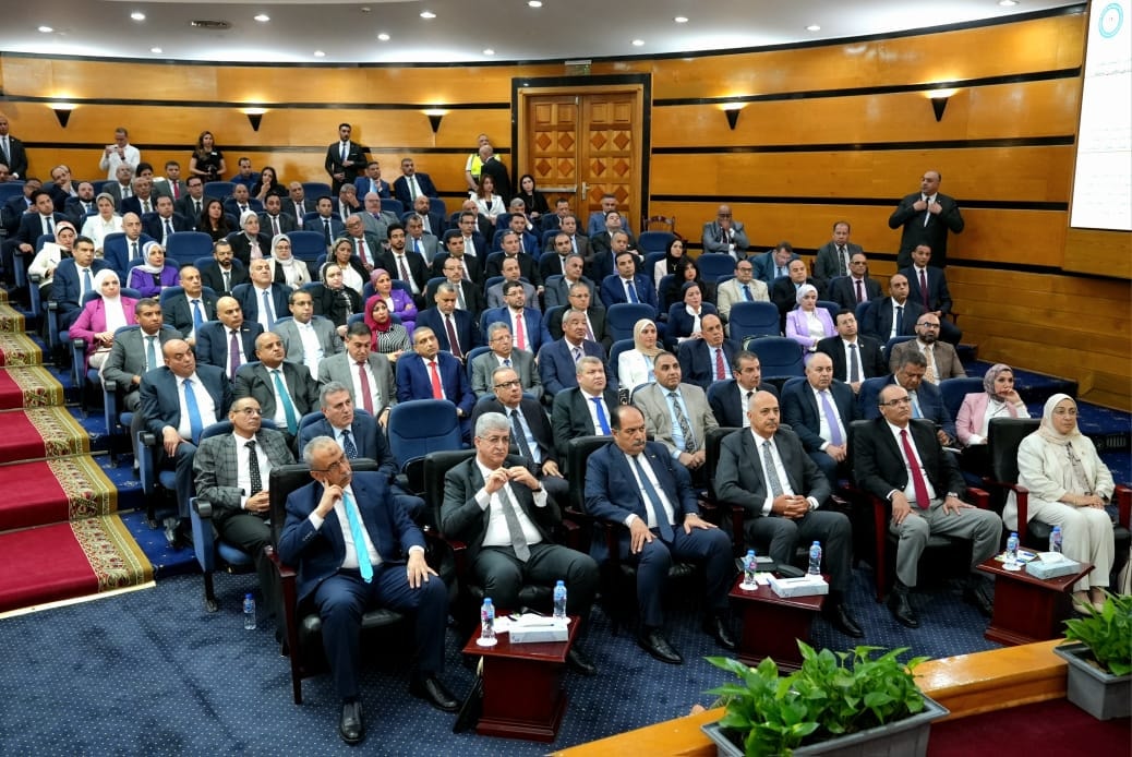 اجتماع وزير البترول مع رؤساء شركات القطاع