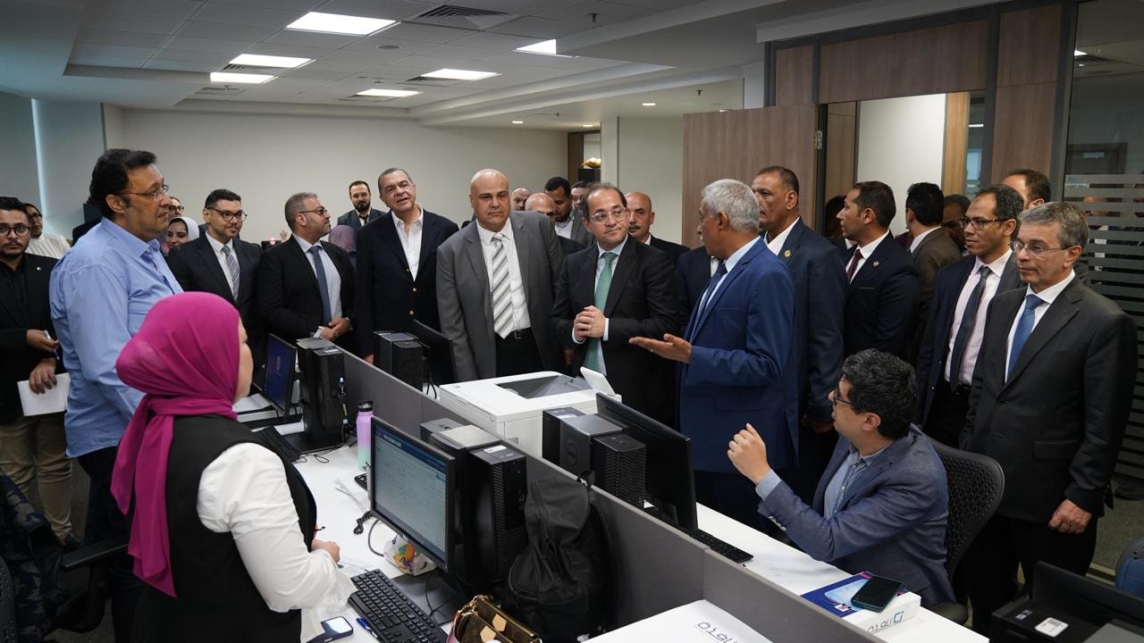 وزير المالية فى جولة ميدانية بميناءي الدخيلة والإسكندرية