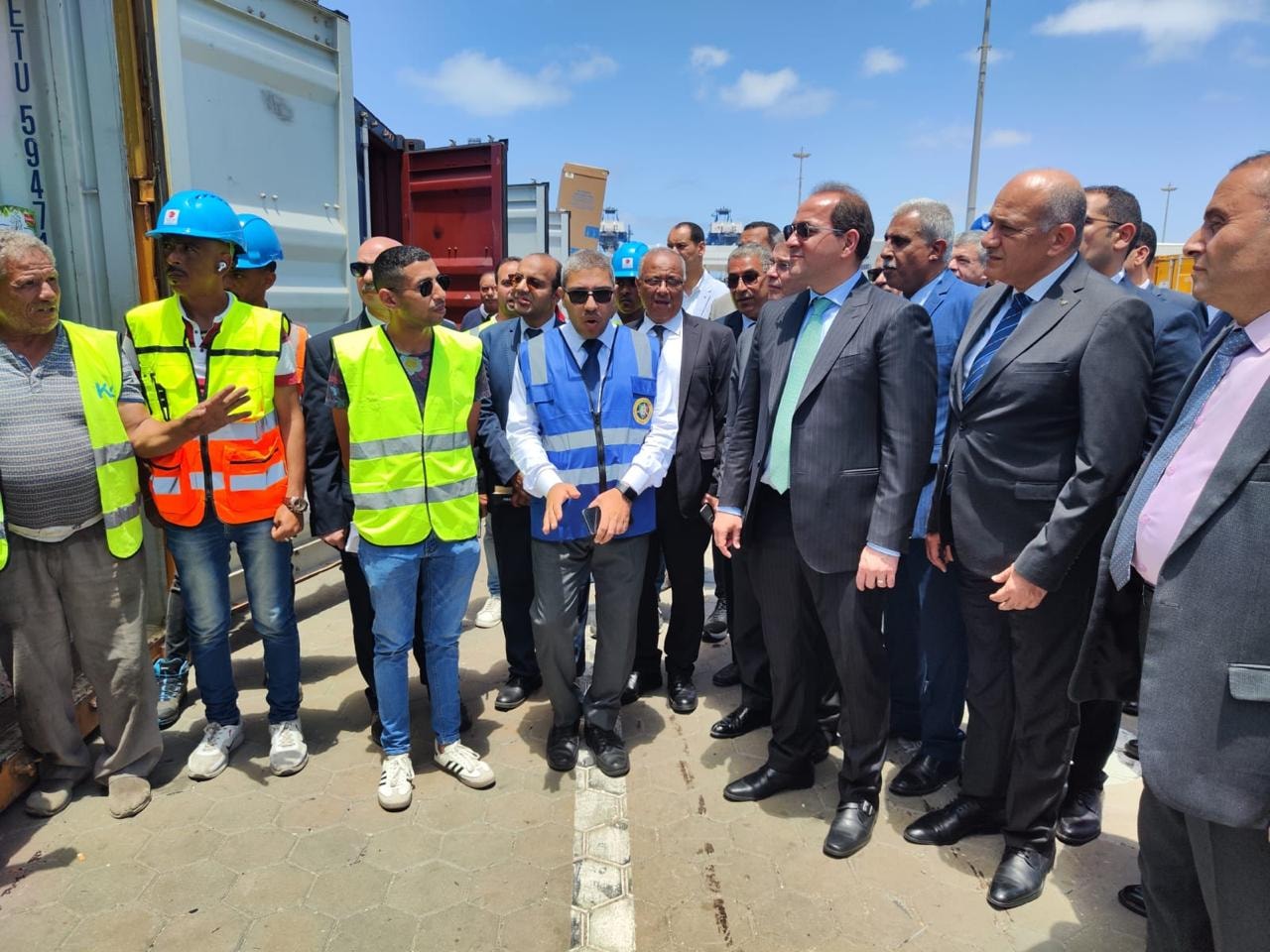 وزير المالية فى جولة ميدانية بميناءي الدخيلة والإسكندرية