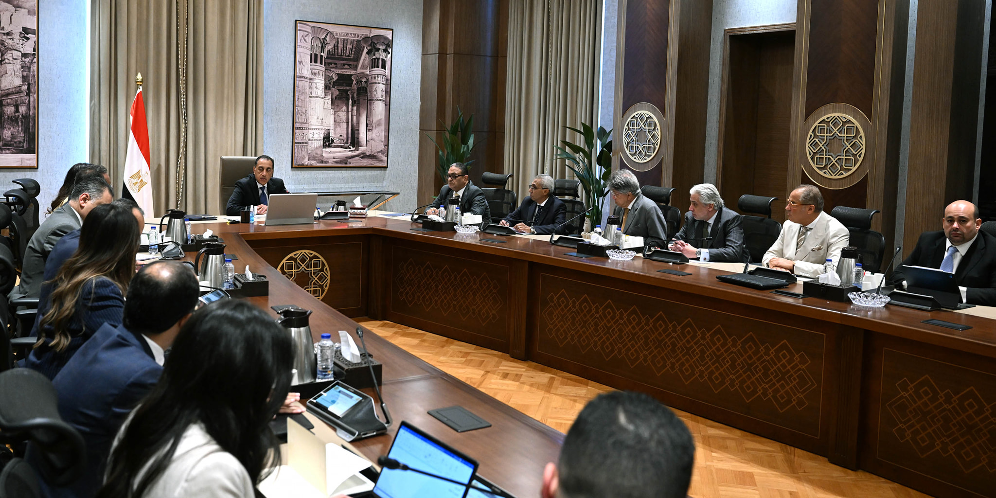 رئيس الوزراء يتابع ترتيبات احتفالية افتتاح المتحف المصري