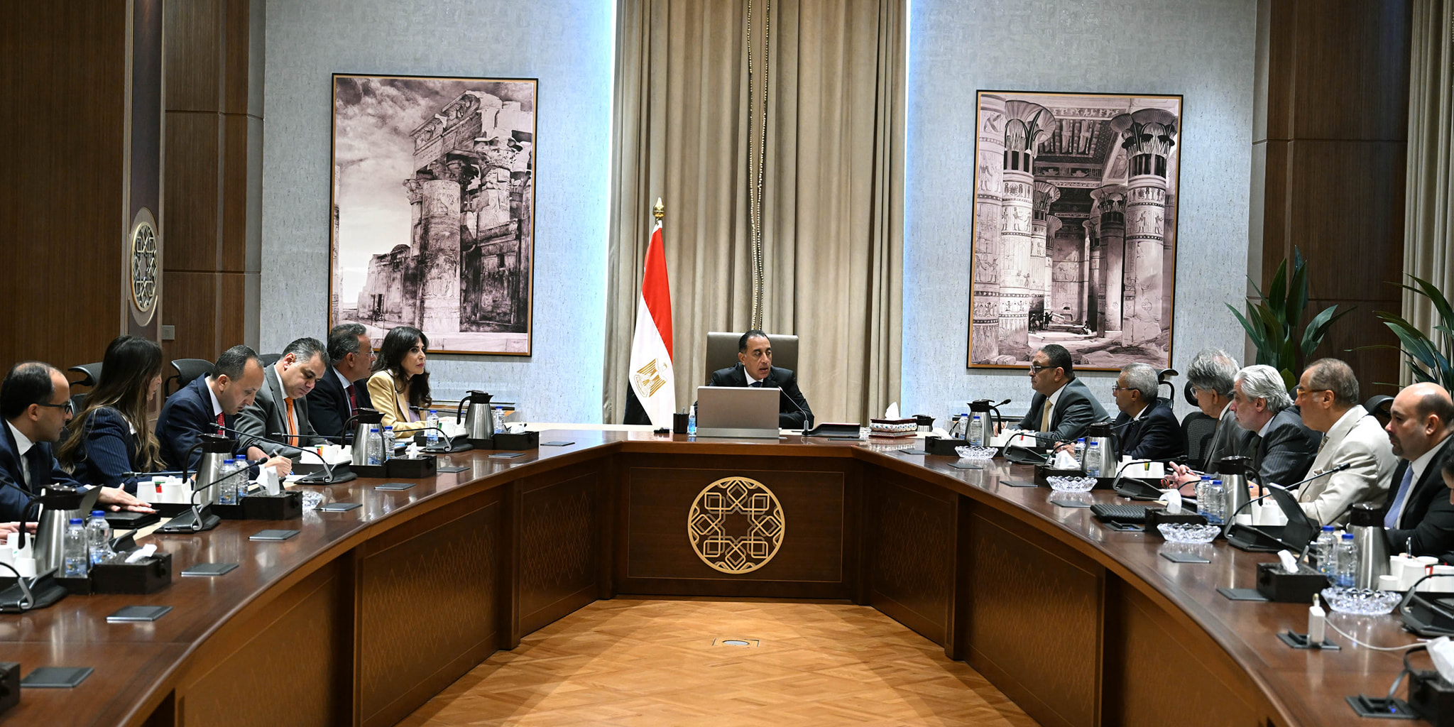 رئيس الوزراء يتابع ترتيبات احتفالية افتتاح المتحف المصري