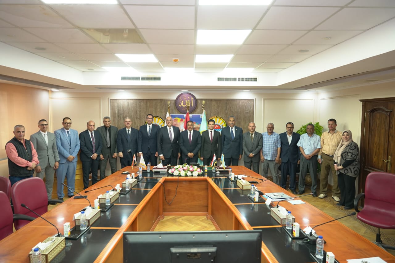 جهاز تنمية المشروعات يبحث دعم أصحاب المشروعات الصغيرة بمطروح